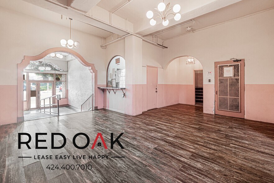 Building Photo - 2731 Beverly Blvd