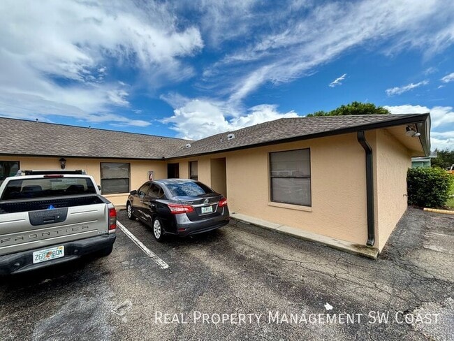 Building Photo - 4407 SW 7th Pl