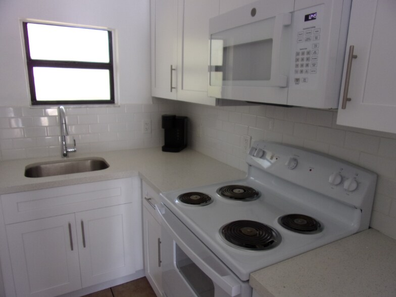 Building Photo - 101 Caloosa St