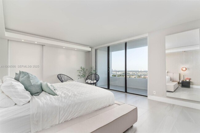 Building Photo - 20355 NE 34th Ct