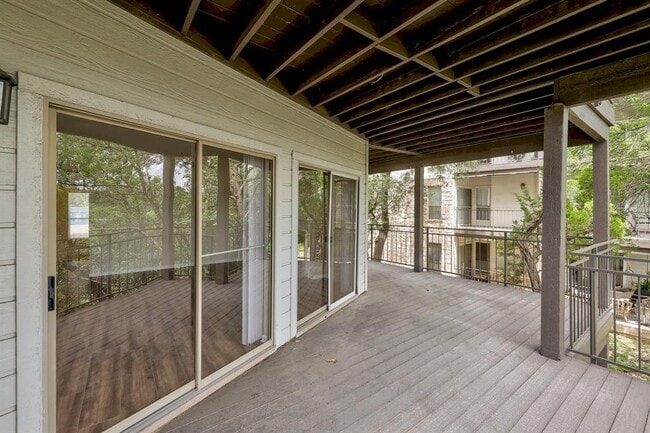 Building Photo - 6000 Shepherd Mountain Cove