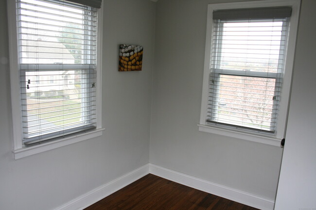Building Photo - 185 Norman Cir