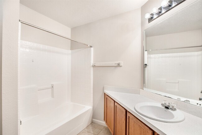 Building Photo - 2822 Foster Hill Dr