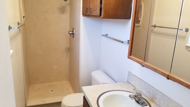 Building Photo - HOME ON QUIET STREET NEAR HOSPITAL