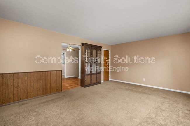 Building Photo - 1115 Hadwin Dr