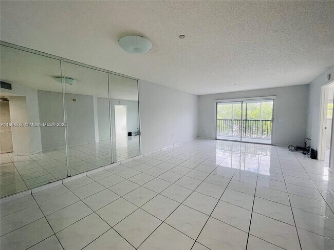 Building Photo - 571 SW 141st Ave