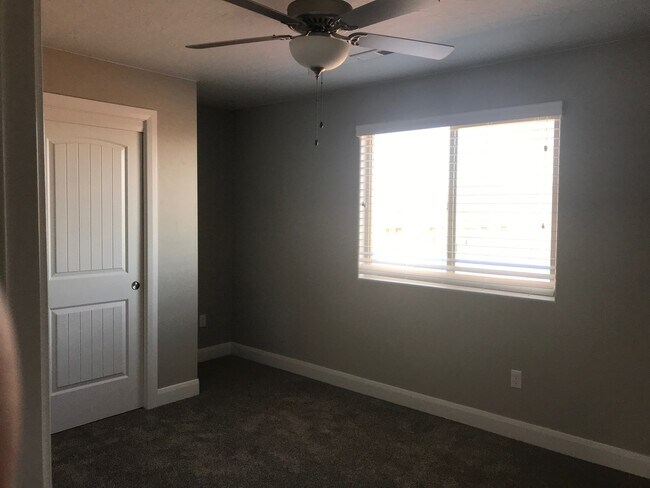 Building Photo - Very nice Townhouse in Santa Clara, with a POOL!!