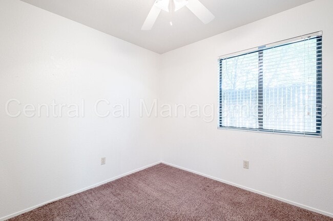 Building Photo - 8400 Laborough Dr