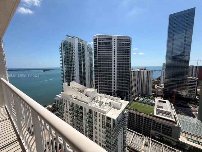 Building Photo - 1200 Brickell Bay Dr