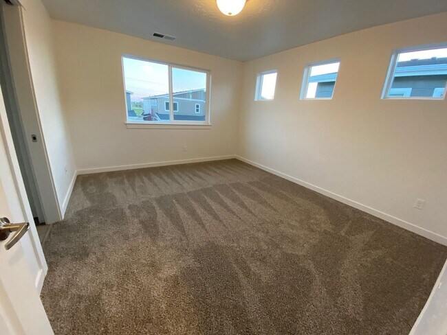 Building Photo - Find your perfect match with our rental pr...