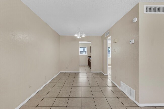 Building Photo - 3300 Hayes Ave