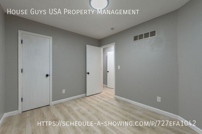 Building Photo - 11911 Sycamore Ave