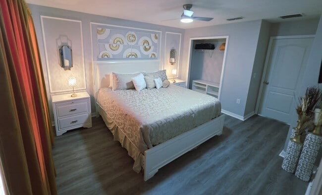 Building Photo - 5100 Adelaide Dr