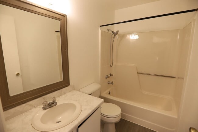 Building Photo - 257 Canby St