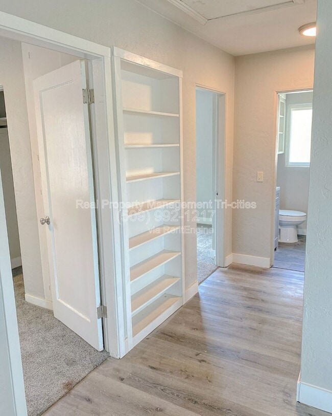 Building Photo - 1303 W Shoshone St