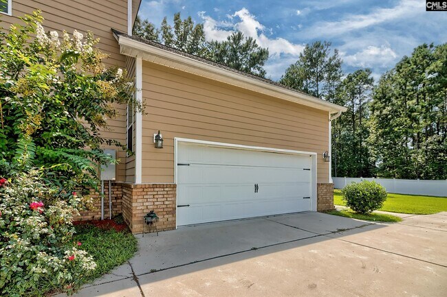 Building Photo - 21 Sixty Oaks Ln