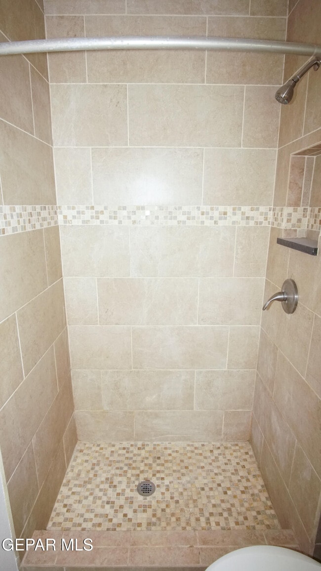 Building Photo - 9304 Lait Dr