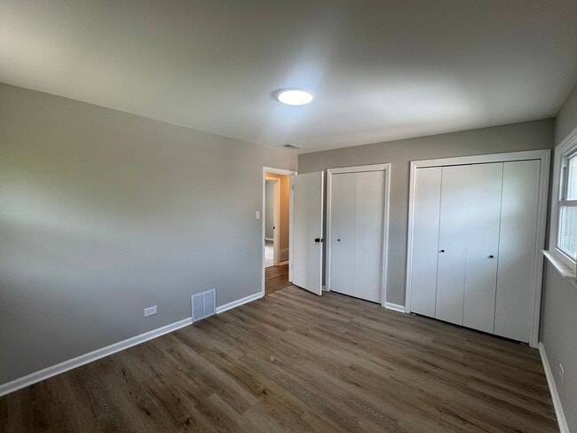 Building Photo - 14811 Minerva Ave
