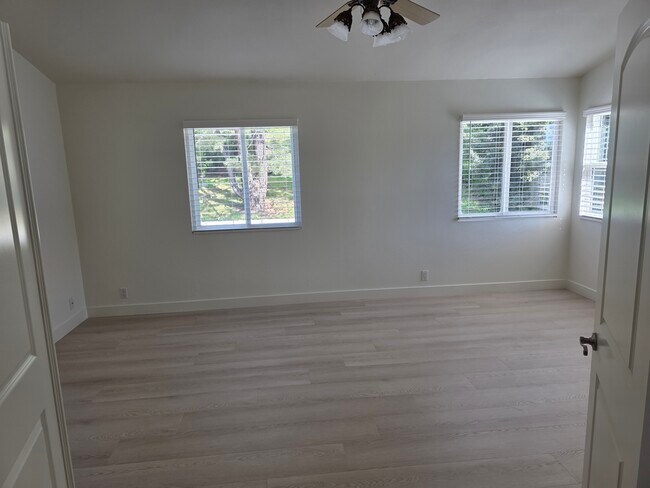 Building Photo - 10146 Janetta Way