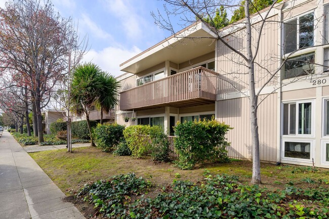 Building Photo - Charming 2bd, 1ba Condo in Mountain View