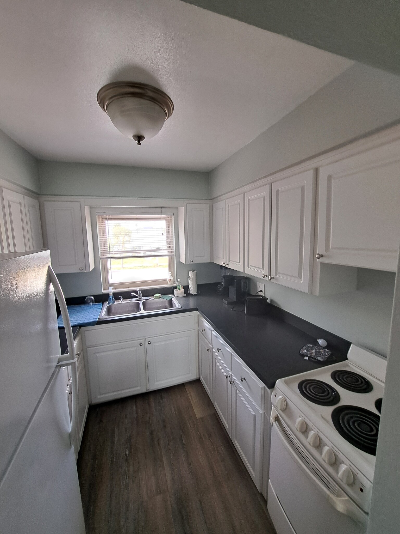 Kitchen - 35 44th Ave