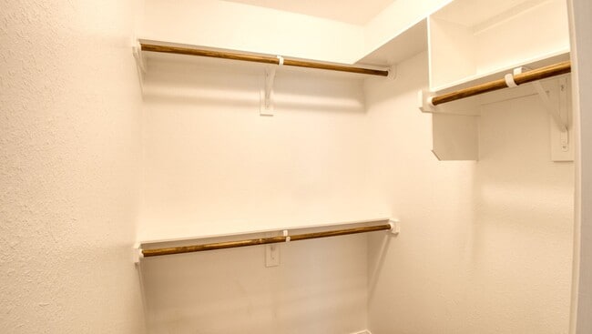 Building Photo - Spacious Single-Family Home Available Now!