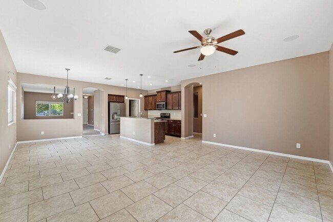 Building Photo - Ironwood Crossing Gem! 3 Bed + Den, Open Layout & Resort Amenities