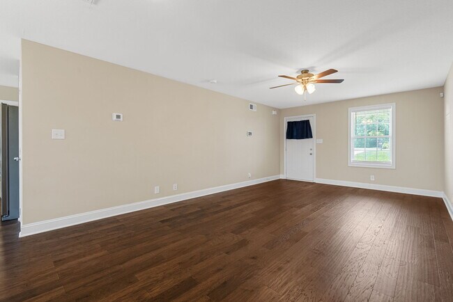 Building Photo - 2961 Lancelot Ln