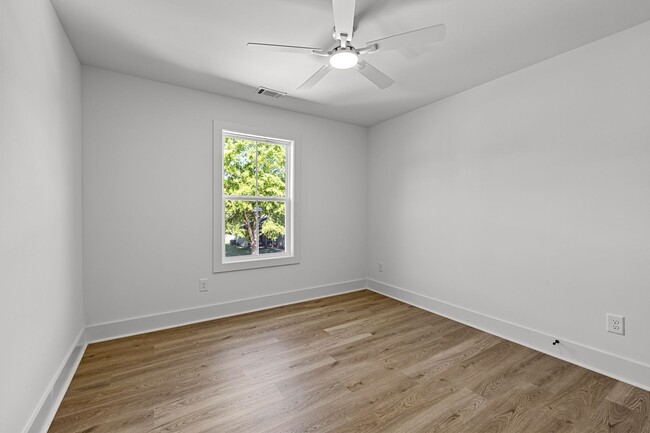 Building Photo - 3 Bedroom House Walkable to downtown Zebulon with Lawncare included!