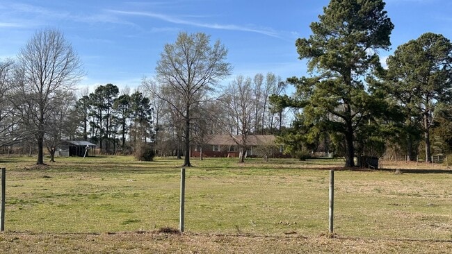 Building Photo - RENTAL HOME 3BD/2BTH