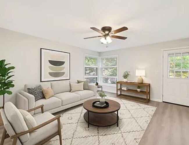 Building Photo - 6020 N East Park View St