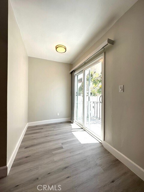 Building Photo - 260 Linda Rosa Ave