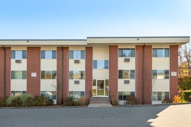 Building Photo - 74 Beach St