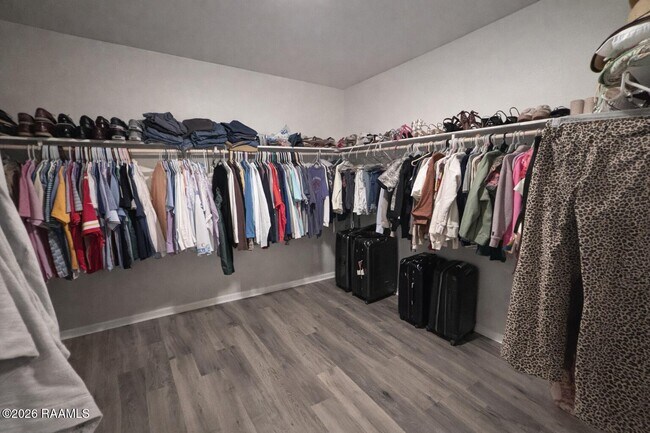 Building Photo - 400 Eastwood Dr