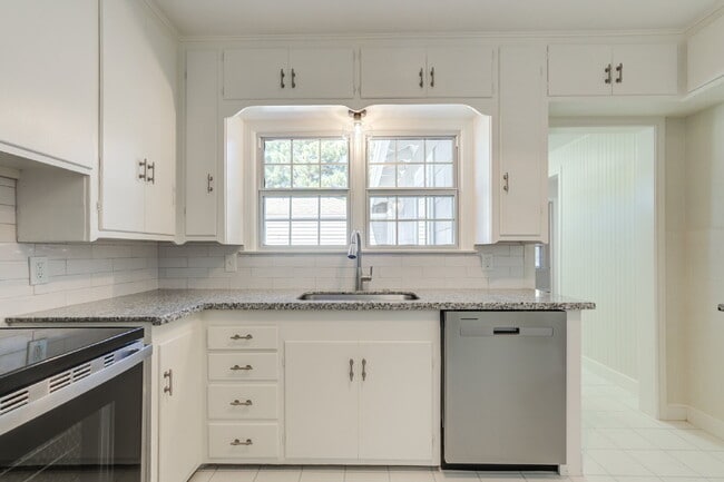 Building Photo - Tech Terrace Pre-Lease for 2026 or available now!