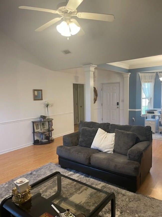 Building Photo - Grovetown Charmer Close To Fort