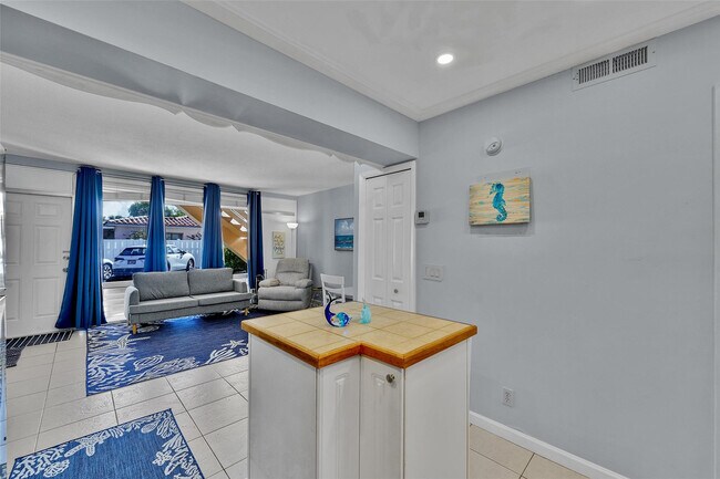 Building Photo - 4627 Bougainvilla Dr