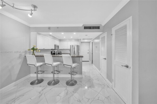 Building Photo - 2501 S Ocean Dr