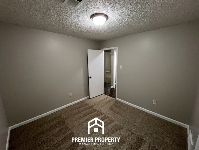 Building Photo - 5017 Penwood Cove