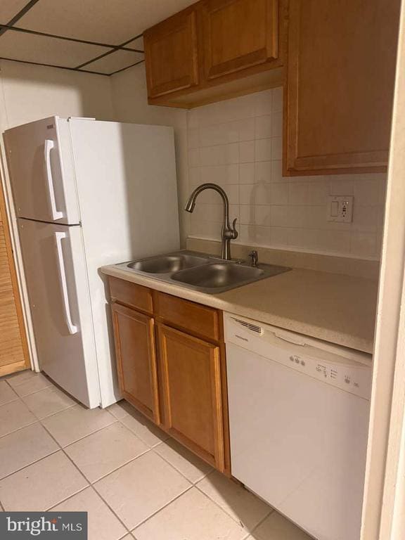 Building Photo - 8675 Seasons Way