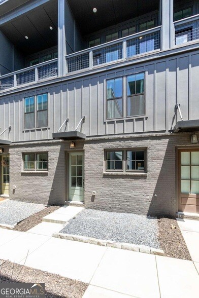 Building Photo - 912 Brees Ct