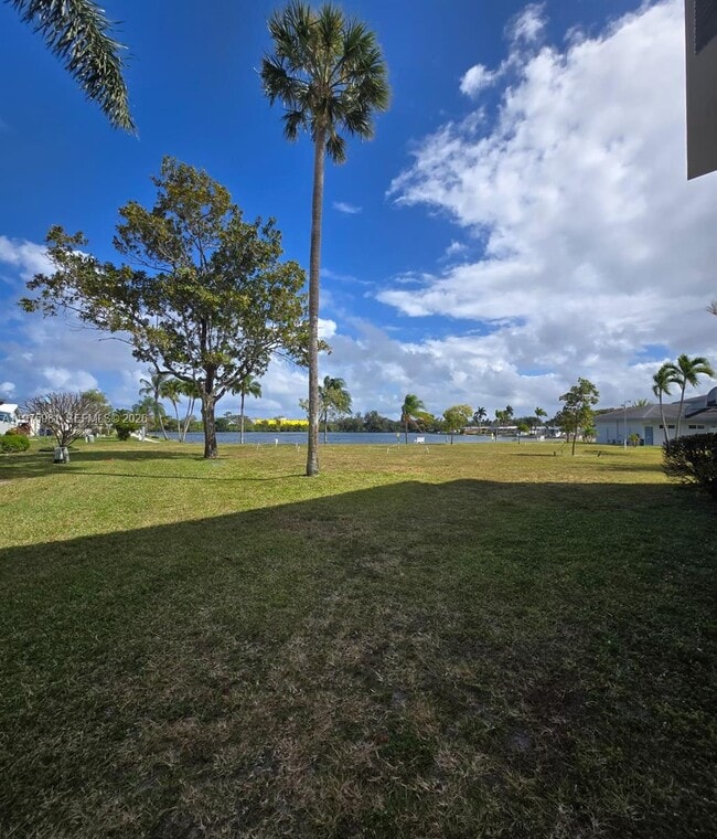 Building Photo - 2309 Park Ln