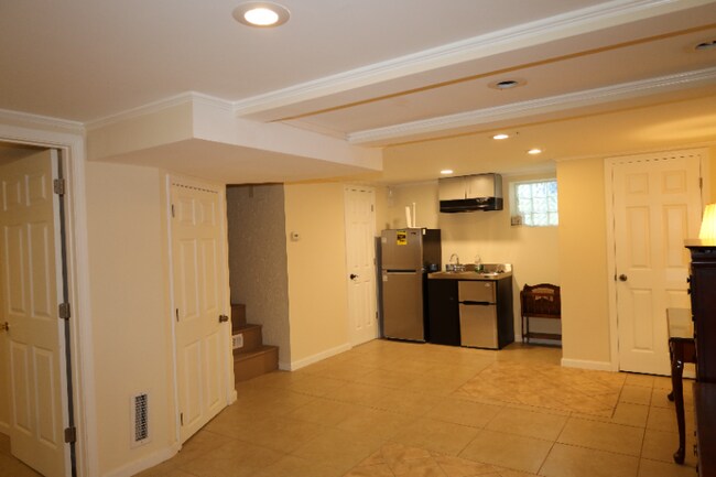 Building Photo - 4317 Lavista Rd