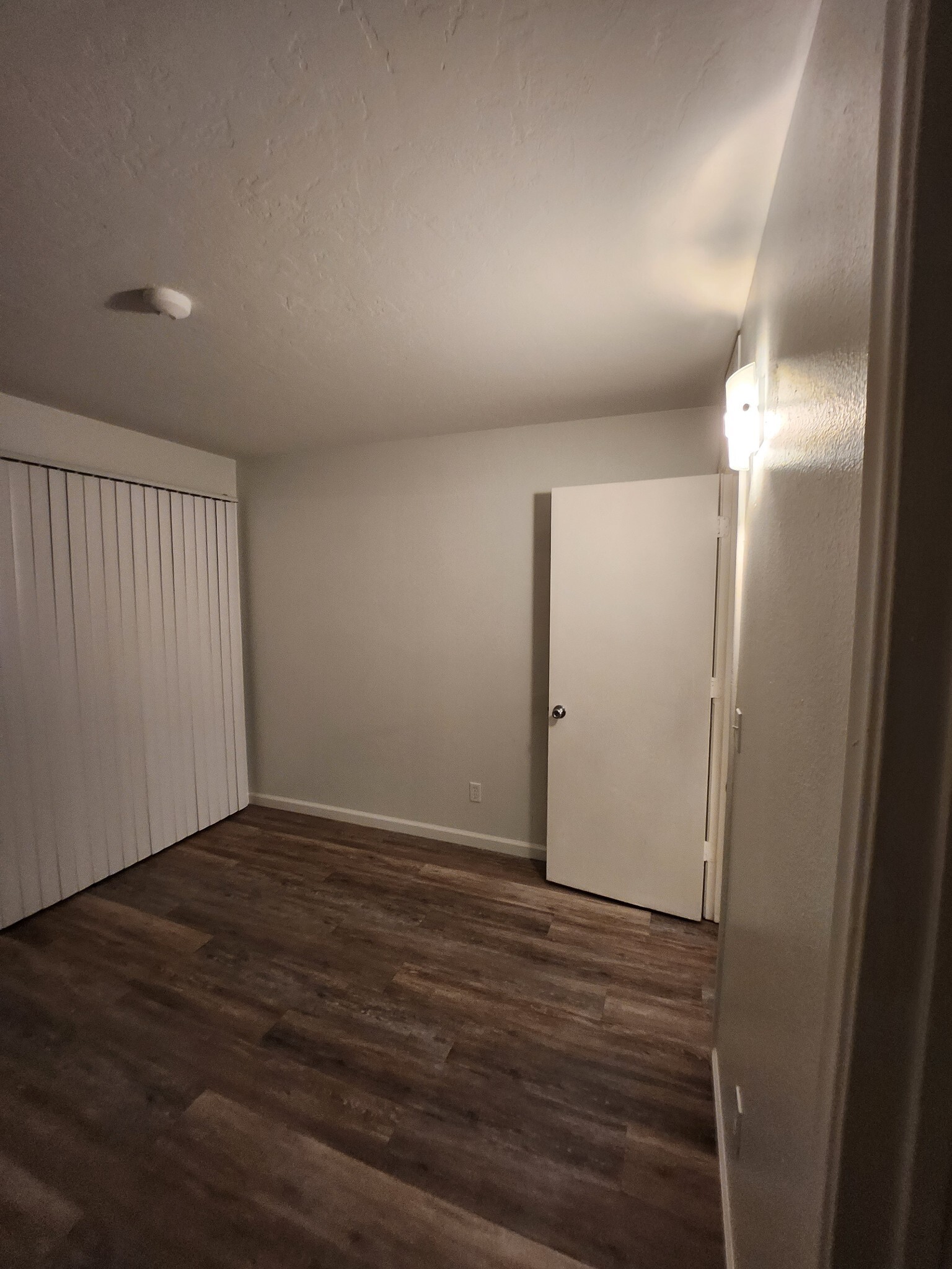 Building Photo - 1810 E Blacklidge Dr