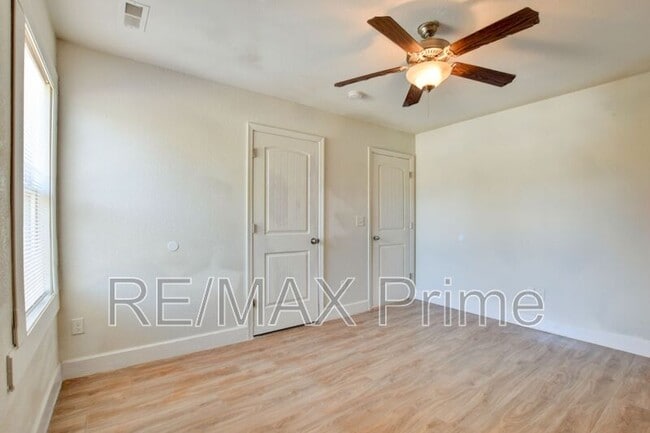 Building Photo - 8028 Glade Rd