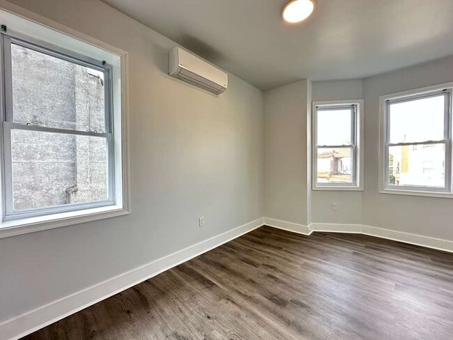 Building Photo - 1408 S 58th St