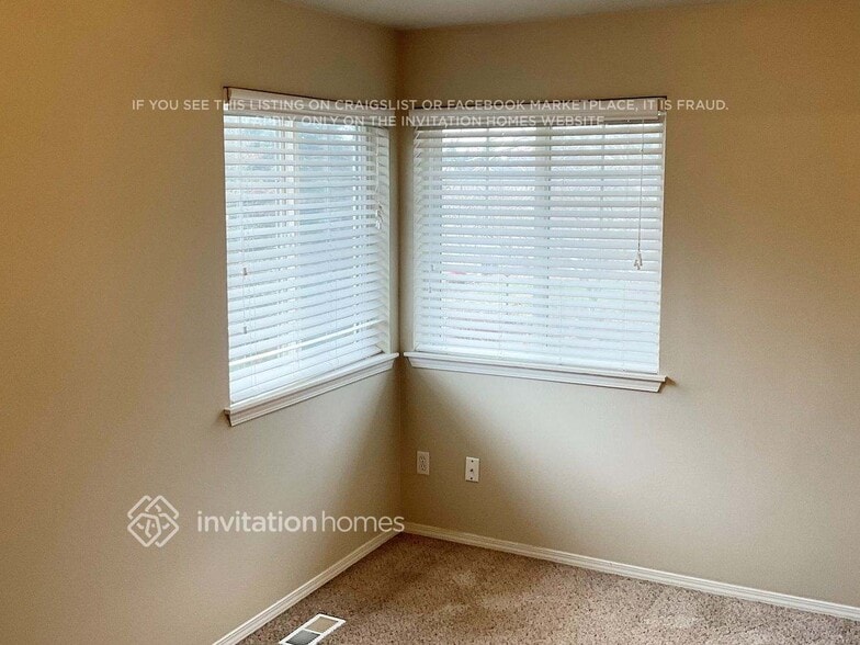 Building Photo - 14903 24th Ave E