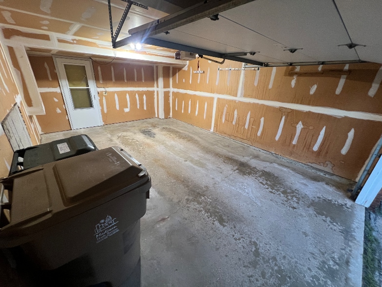 Building Photo - 243 Tyler Cir