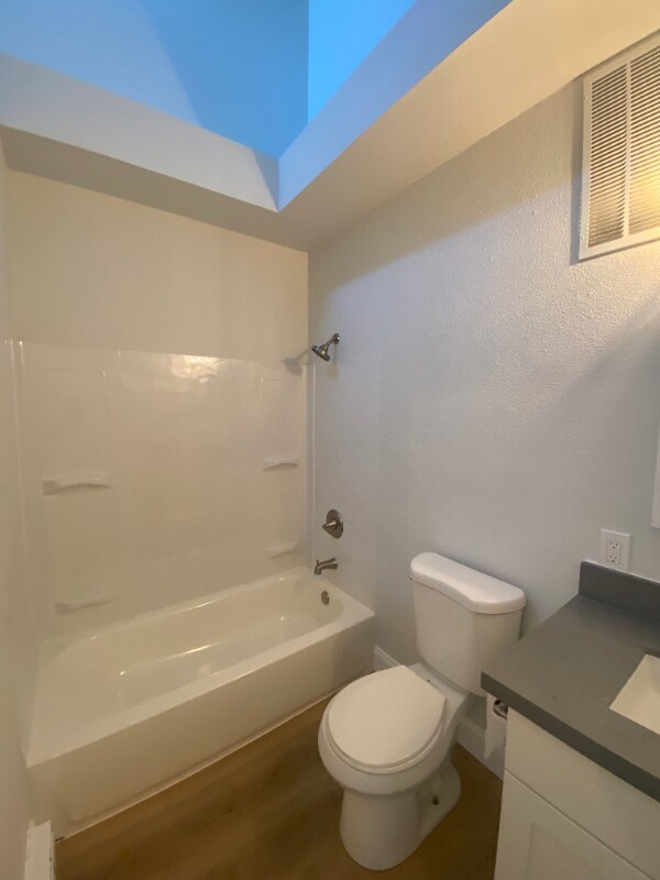 Building Photo - 1139 17th Ave