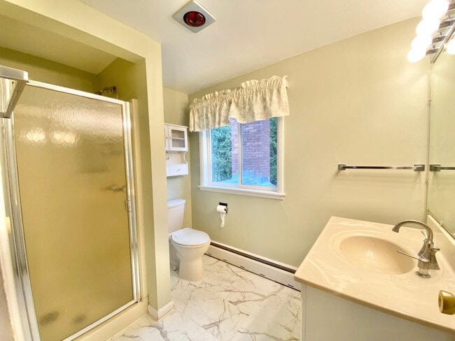 Building Photo - 4 Bedroom Home in Burlington VT Available ...